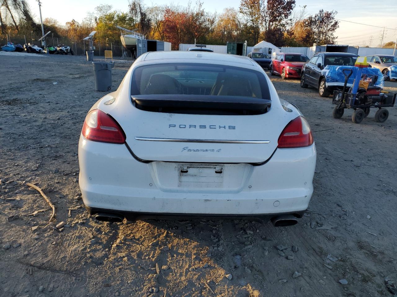 2011 Porsche Panamera 2