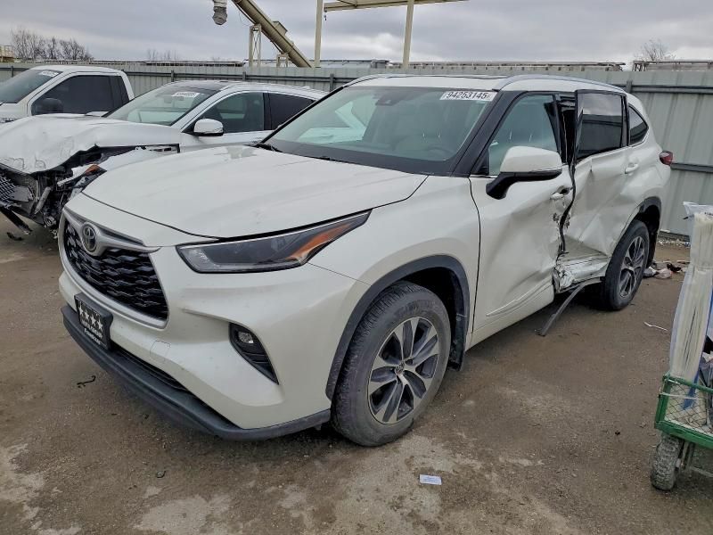 2021 Toyota Highlander xle