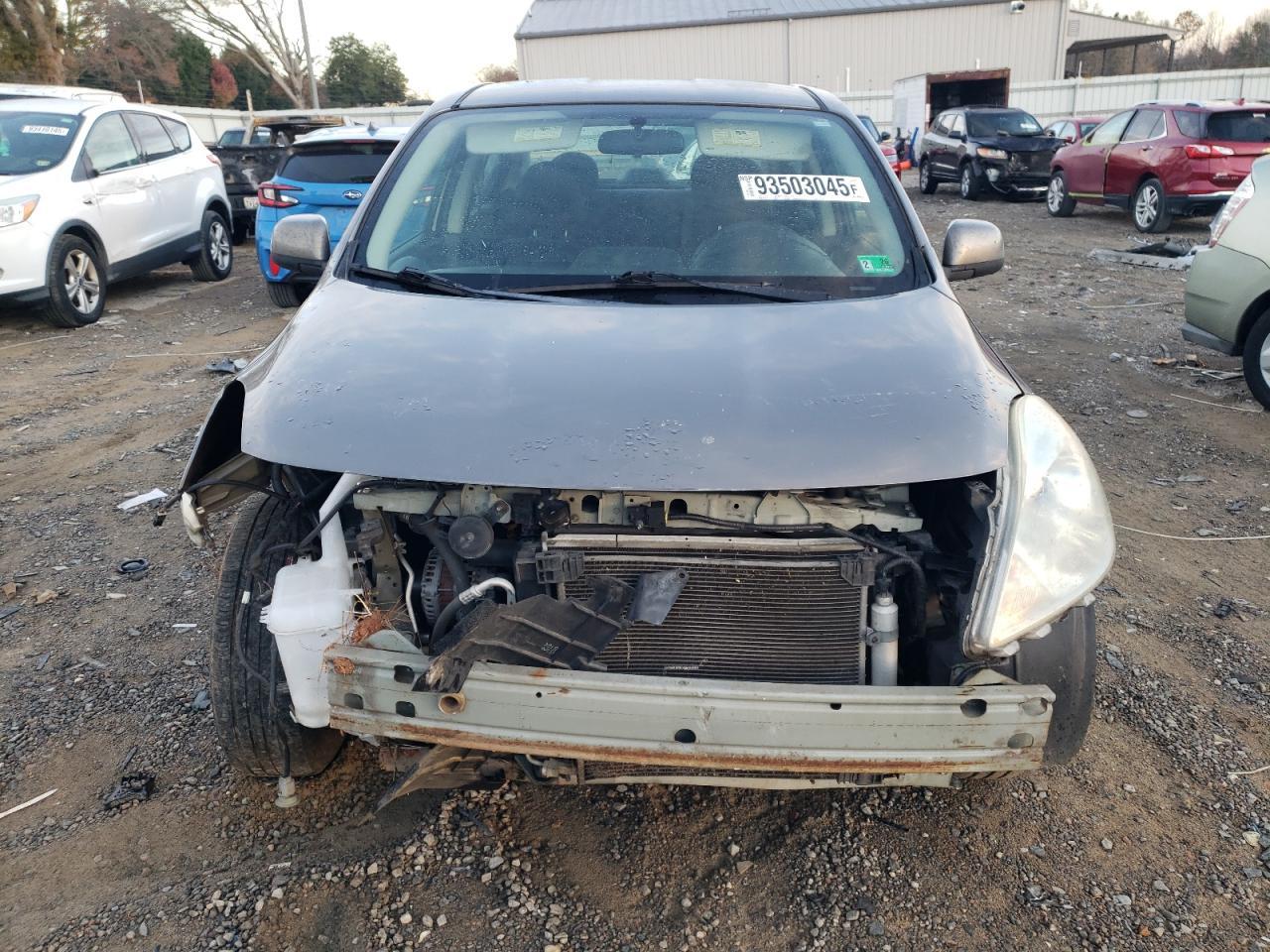 2012 Nissan Versa s