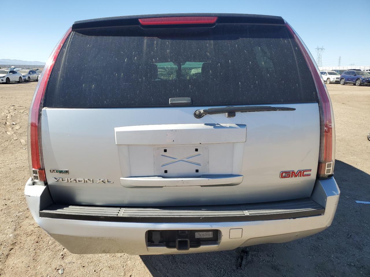 2011 GMC Yukon xl C1500 sle