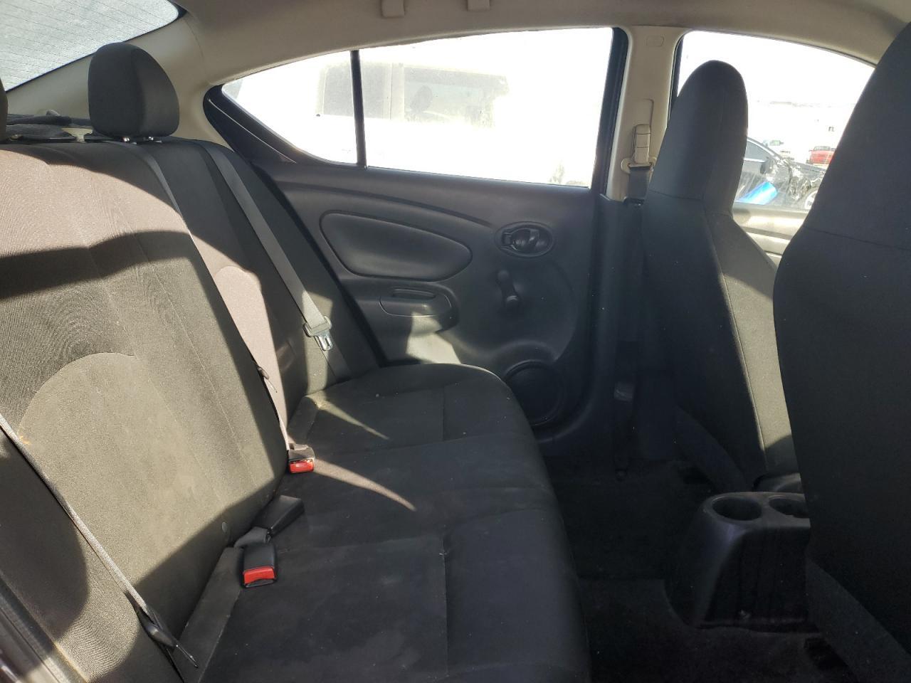2015 Nissan Versa s