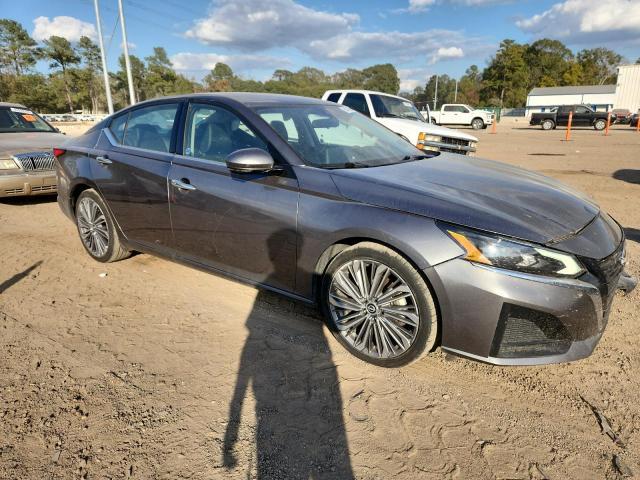 2023 Nissan Altima sl