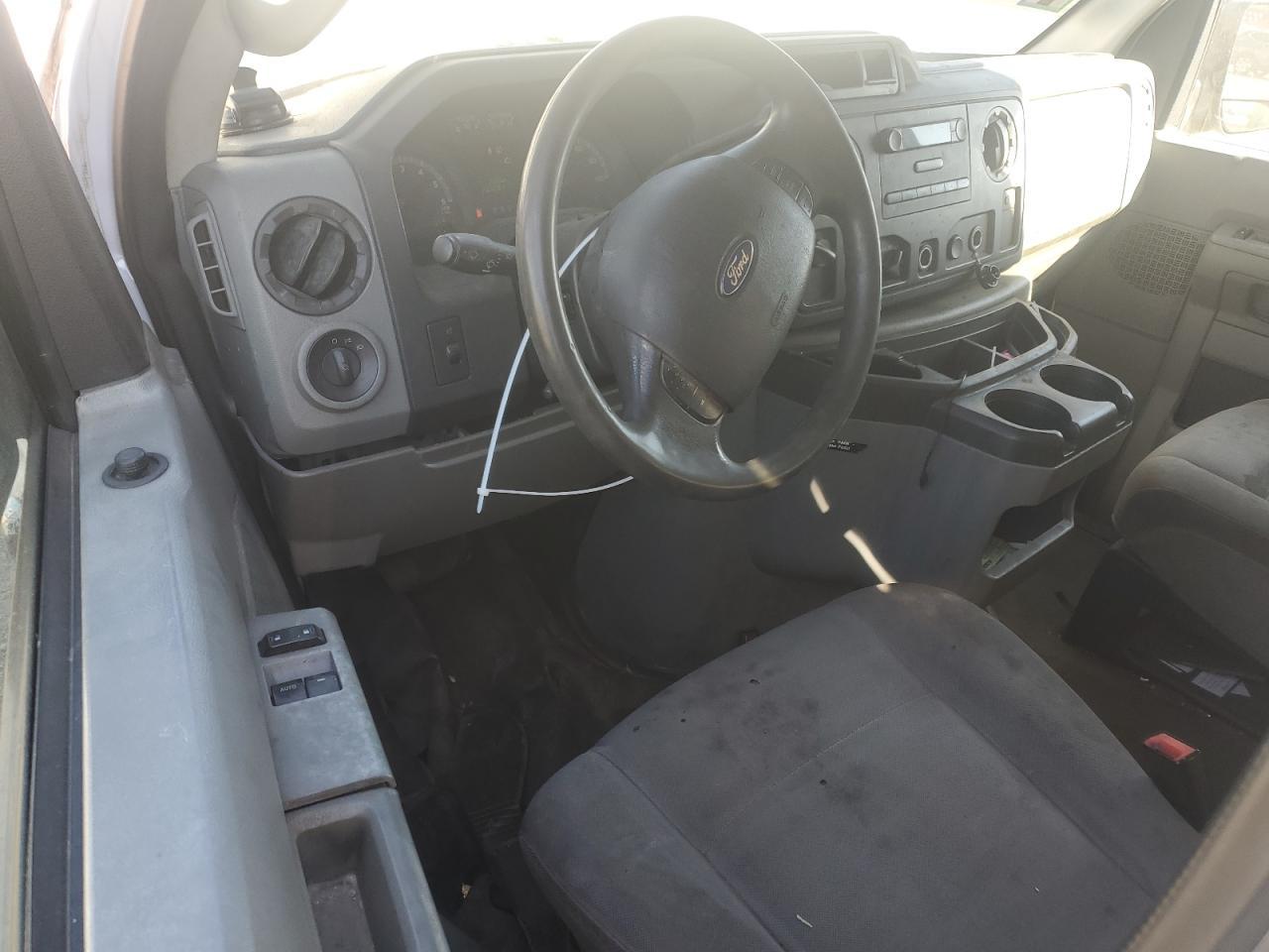 2009 Ford Econoline E250 van