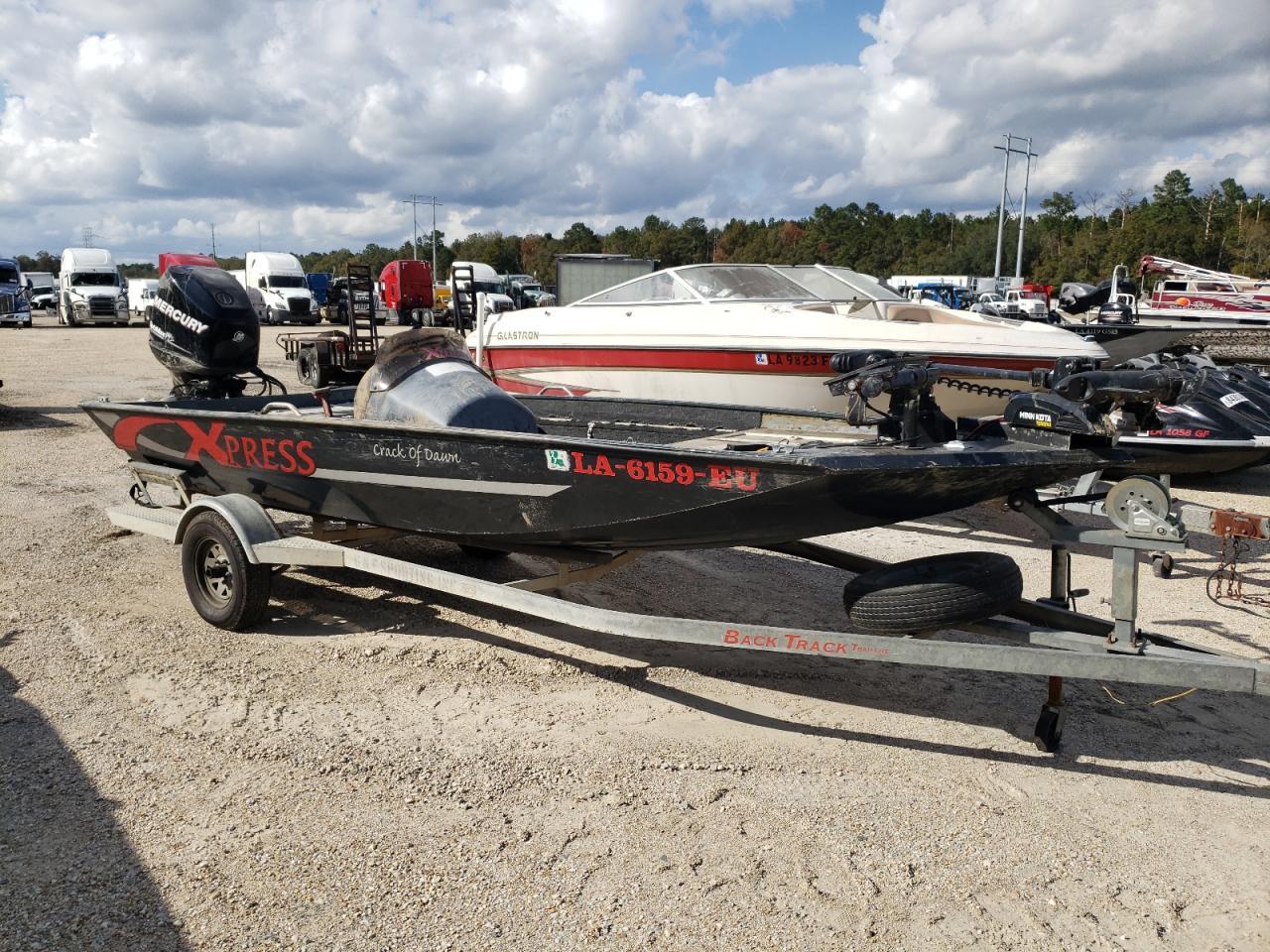 1997 Xpress Boat