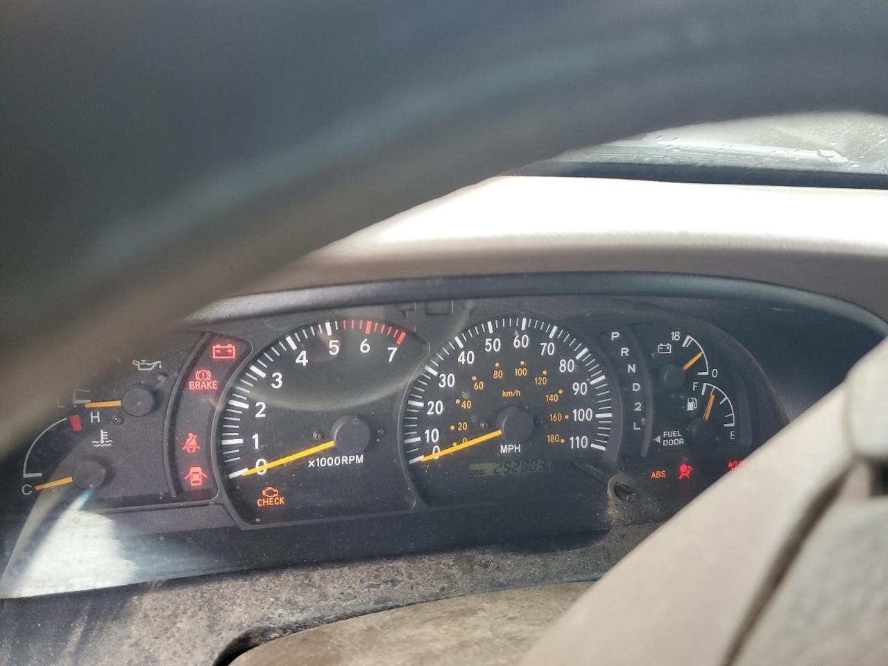 2004 Toyota Tundra SR5