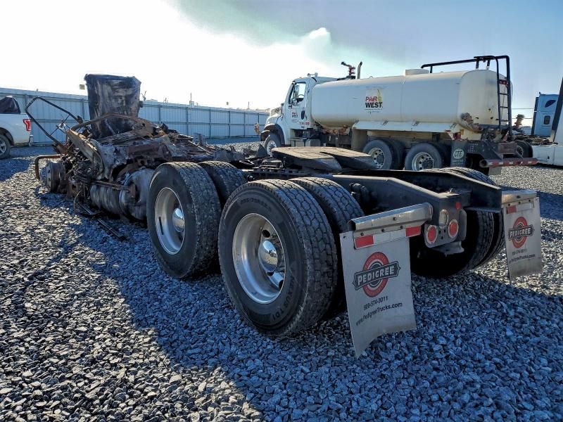 2020 Freightliner Cascadia 126