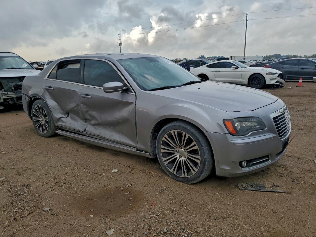2013 Chrysler 300 s