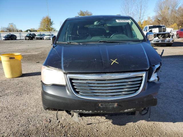 2013 Chrysler Town & Country Limited