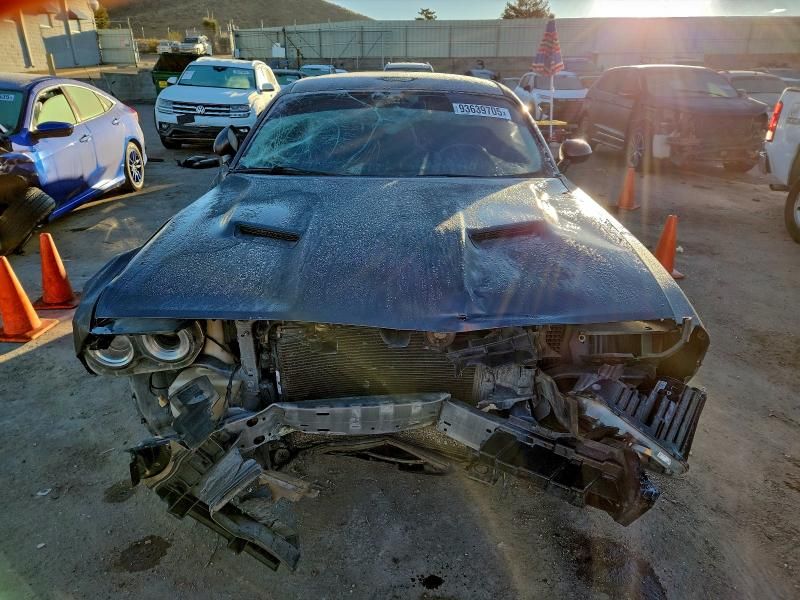 2020 Dodge Challenger sxt