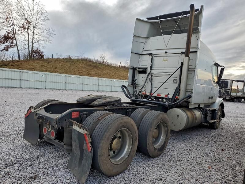2020 Volvo VNR Semi Truck
