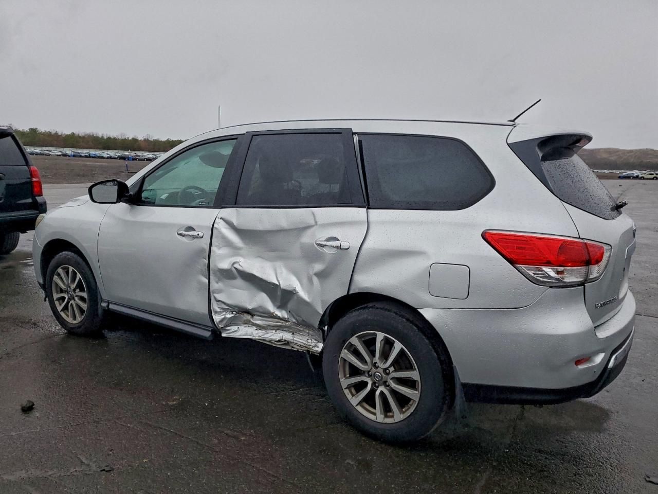 2014 Nissan Pathfinder s