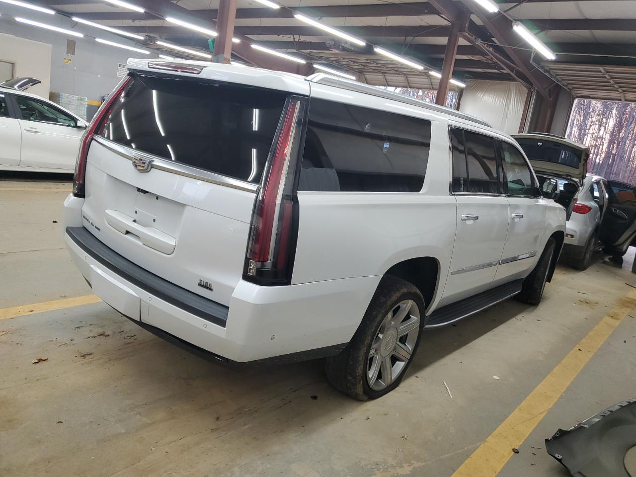 2018 Cadillac Escalade esv Luxury