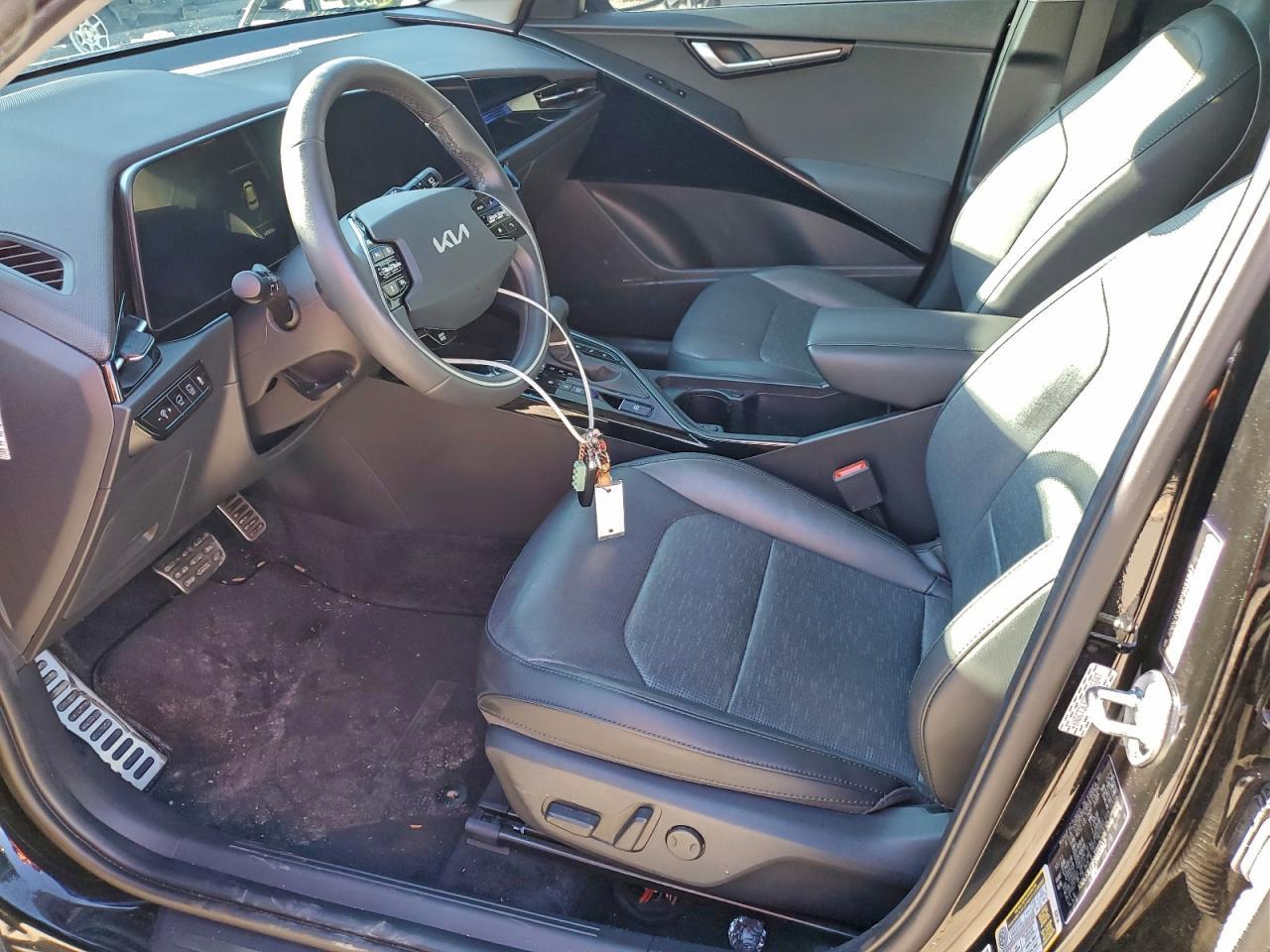 2023 KIA Niro sx