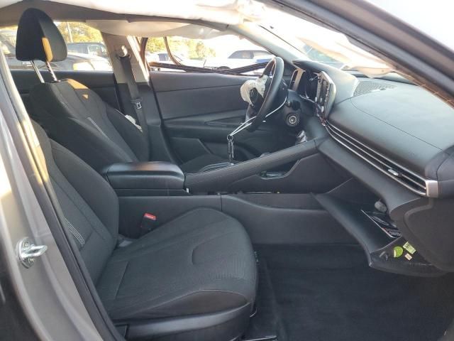 2021 Hyundai Elantra se
