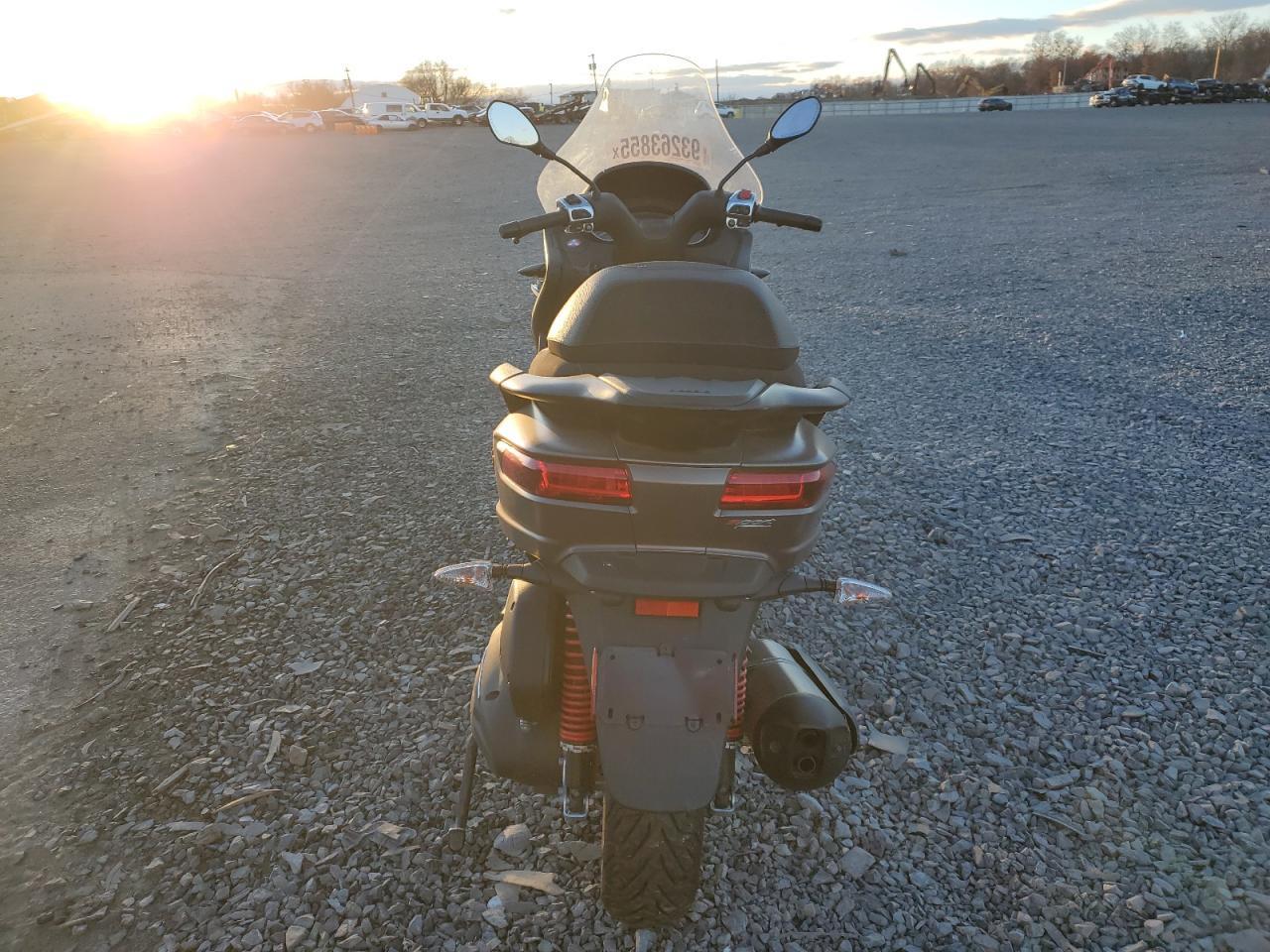 2021 Piaggio MP3 500