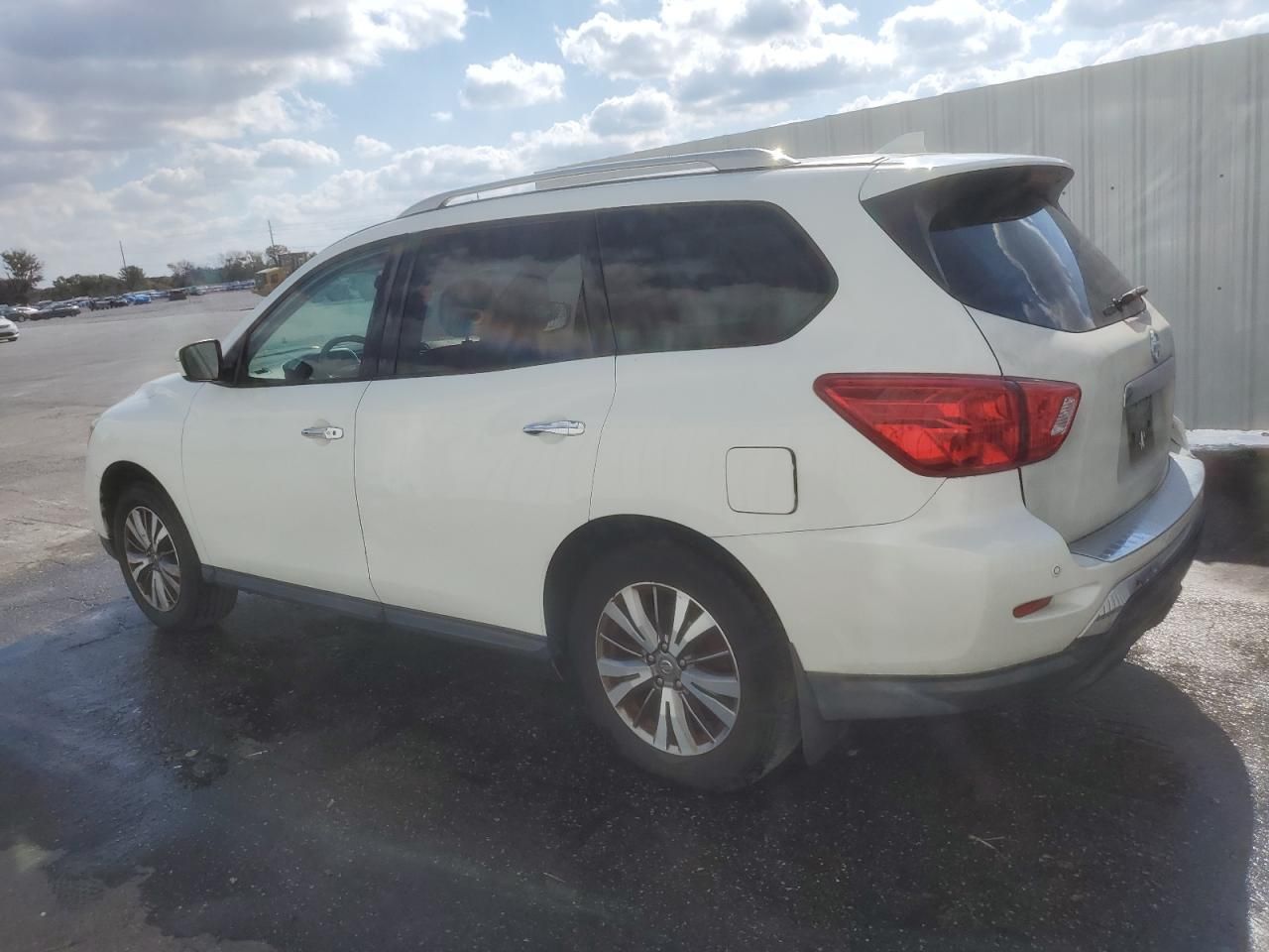 2020 Nissan Pathfinder sv