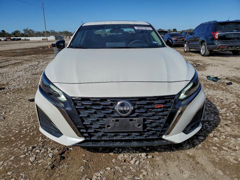 2024 Nissan Altima sr
