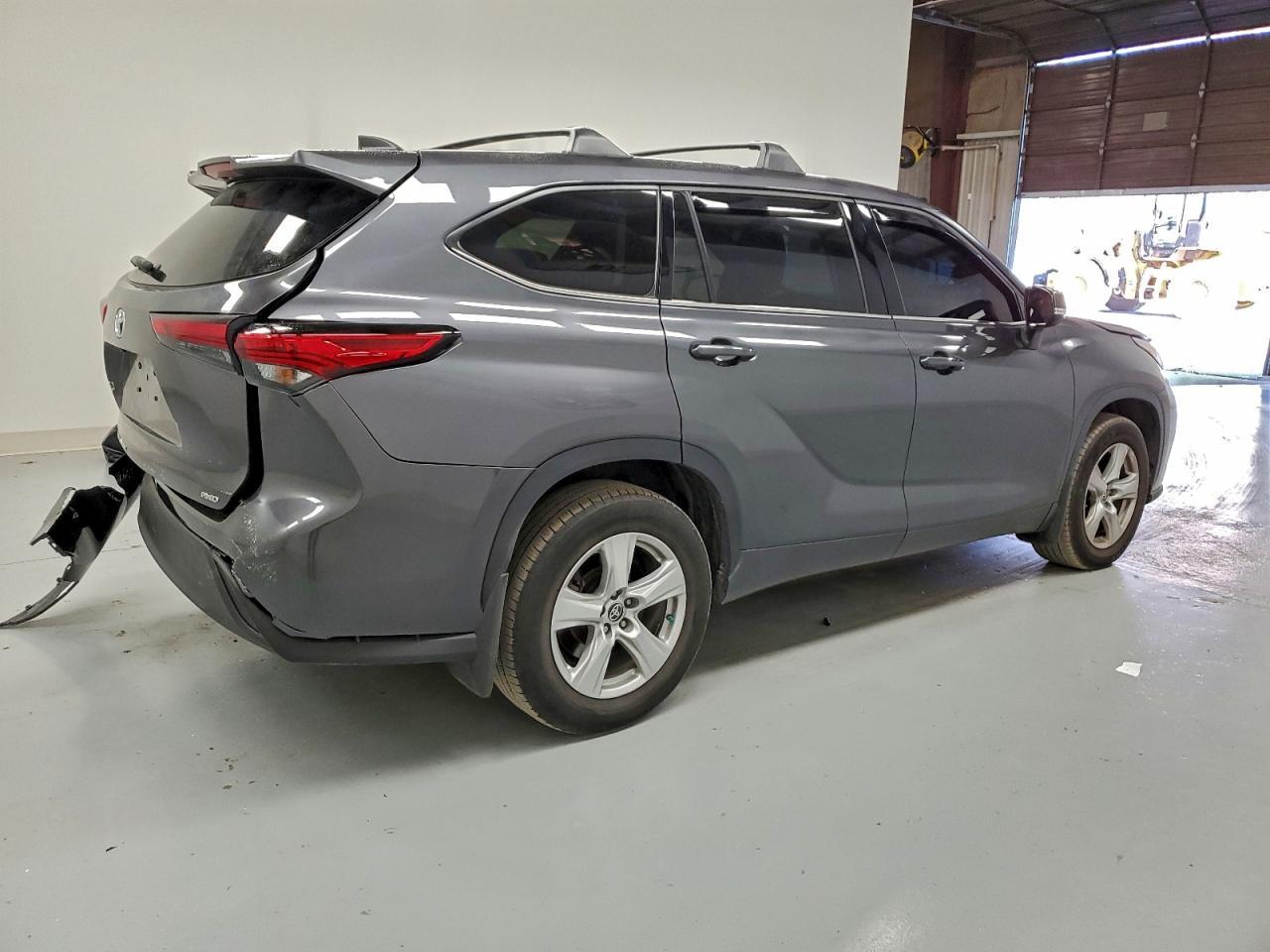 2022 Toyota Highlander l