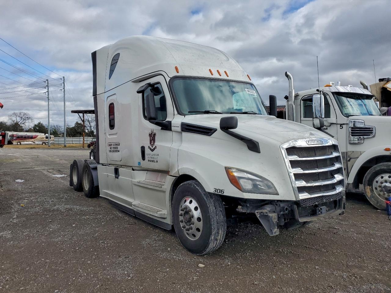 2020 Freigliner 2020 Freightliner Cascadia 126 Semi Truck