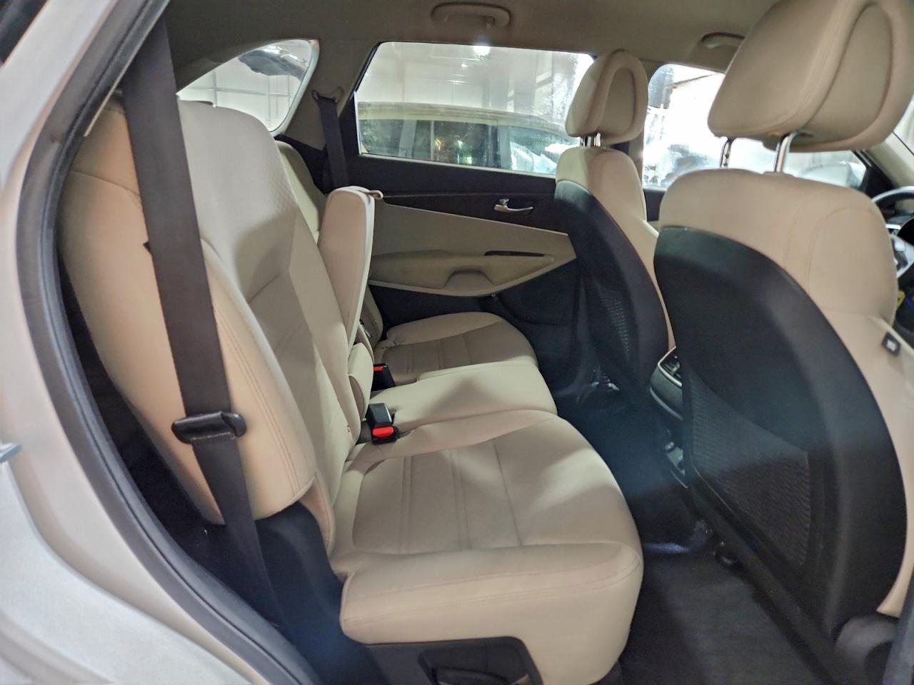 2016 KIA Sorento lx