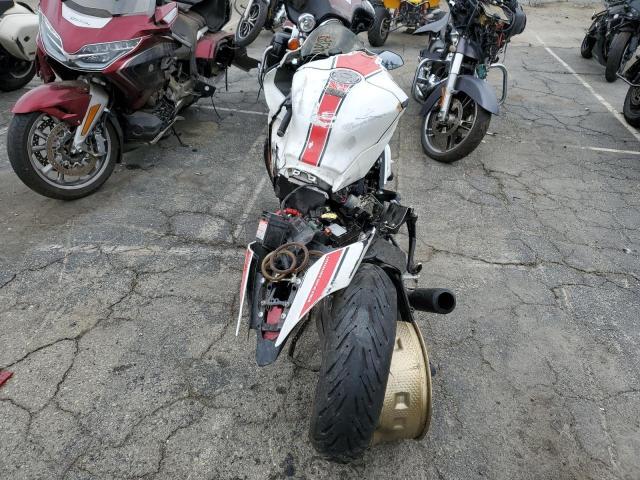 2022 Yamaha Yzfr1
