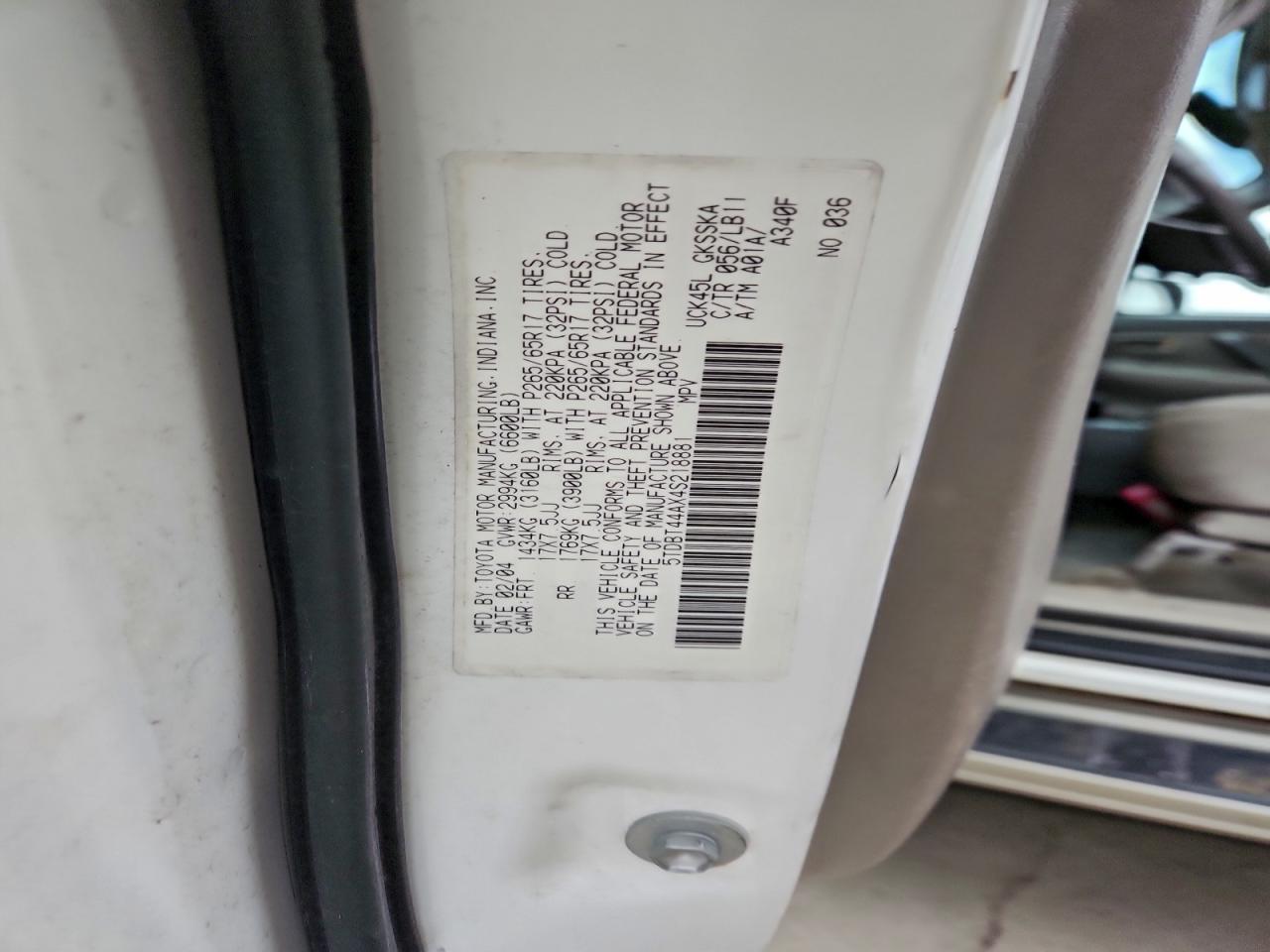 2004 Toyota Sequoia SR5
