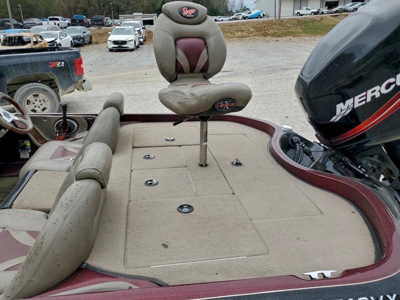 2004 Ranger Boat Boat
