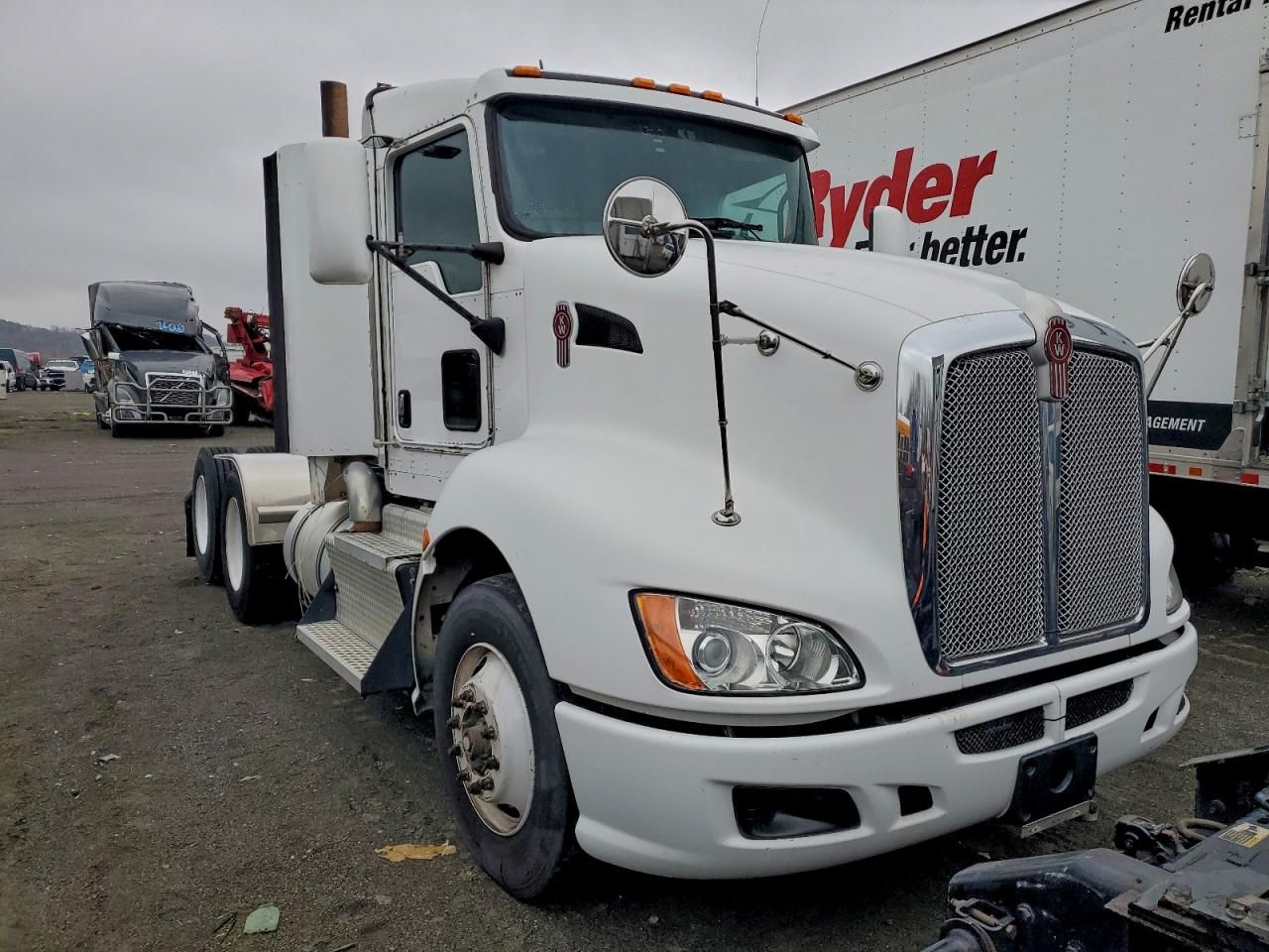 2013 Kenworth T600 Semi Truck