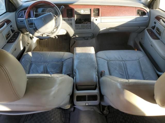 2005 Lincoln Town car Signature Limited