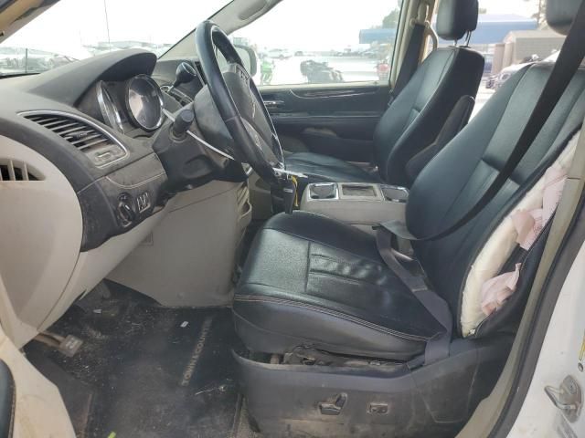 2015 Chrysler Town & Country lx