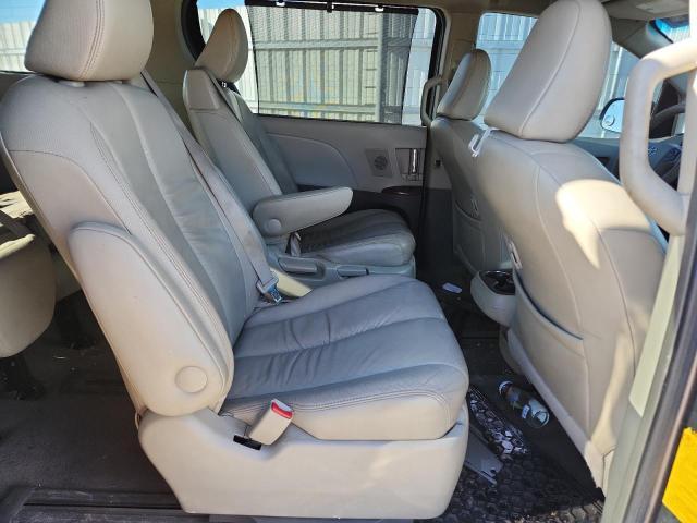 2011 Toyota Sienna xle