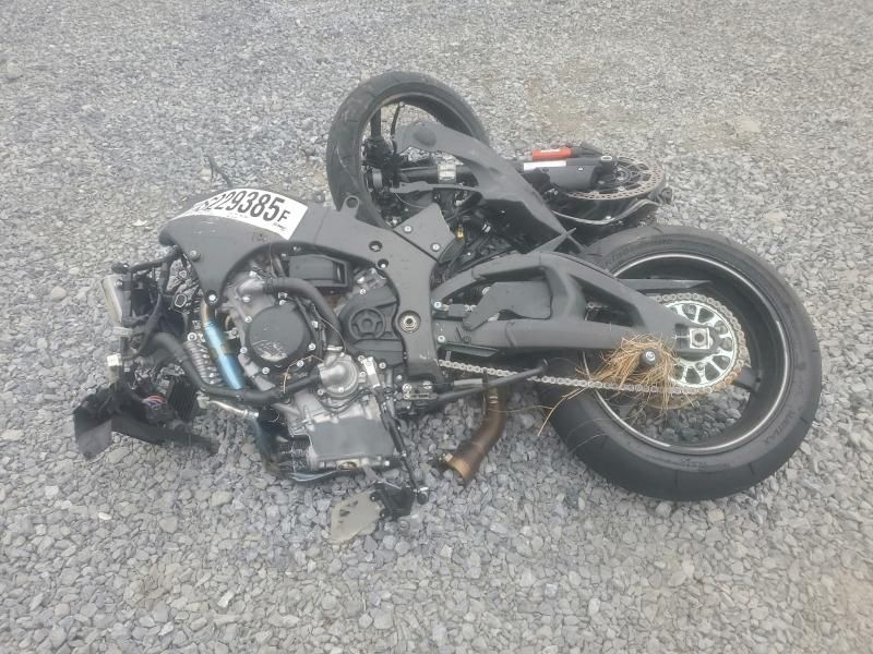 2024 Kawasaki Zx1002 l