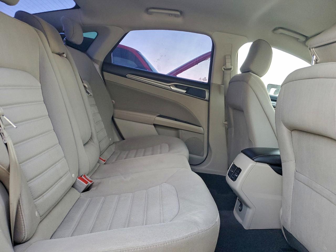 2020 Ford Fusion se