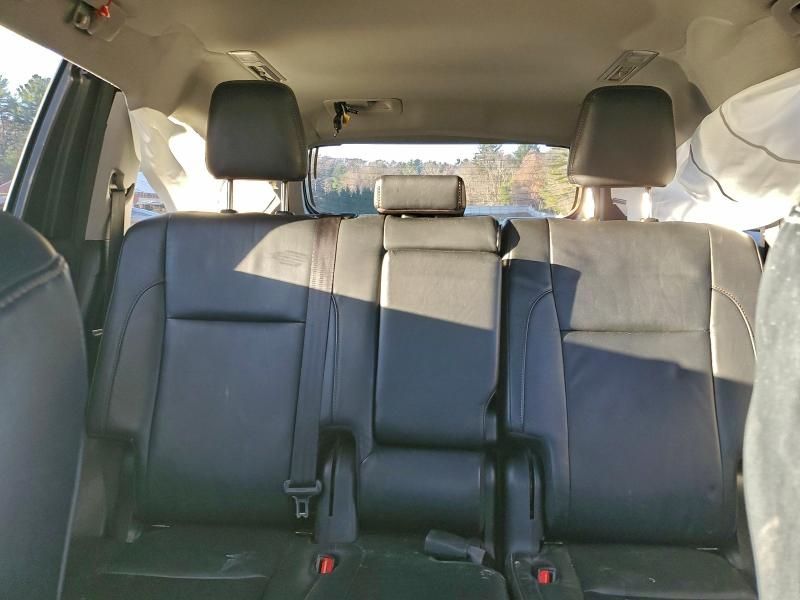 2018 Toyota Highlander se