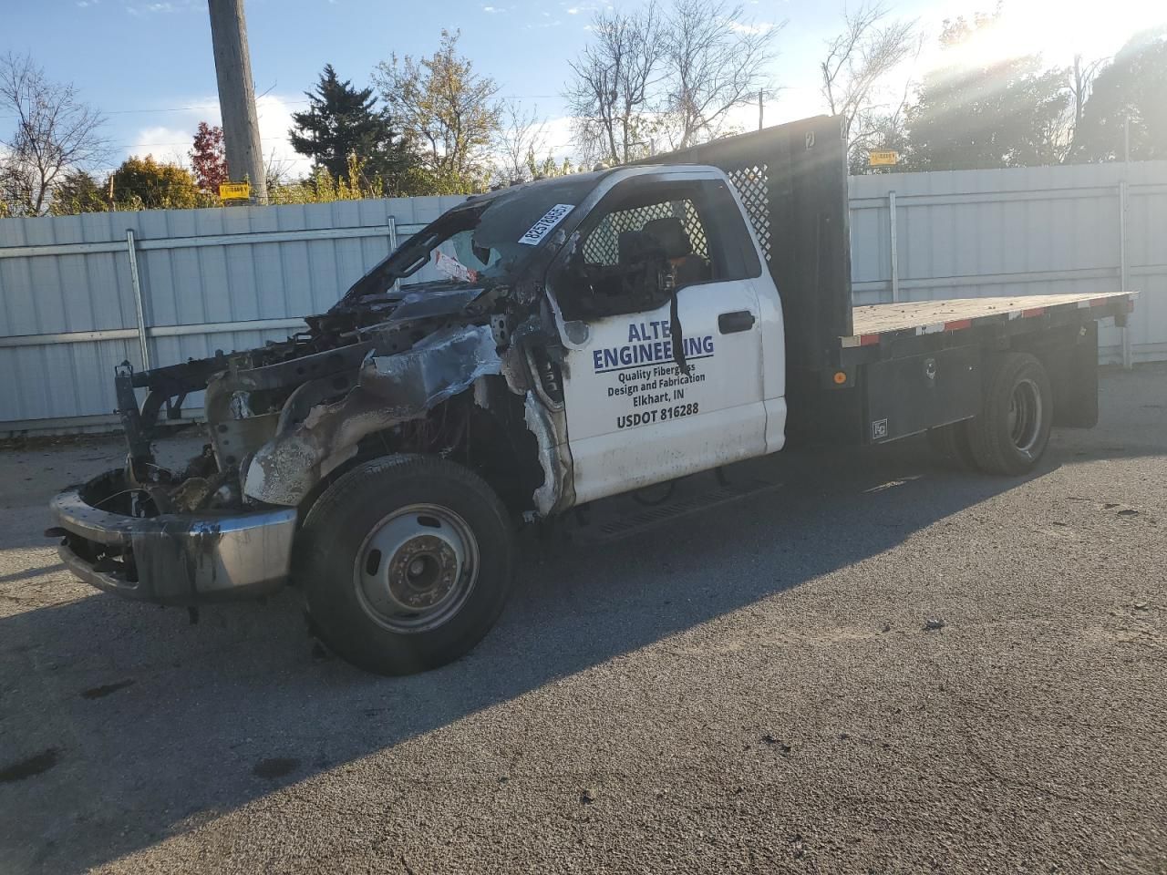 2022 Ford F350 Super Duty Flatbed Truck
