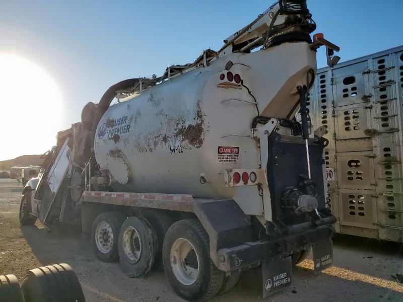 2019 Freightliner Columbia Vacuum Truck