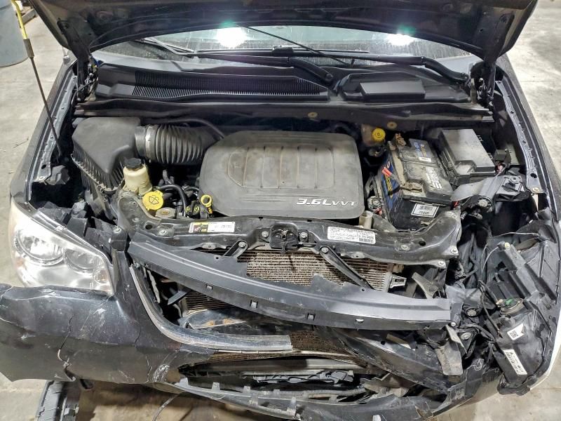 2013 Chrysler Town & Country Touring