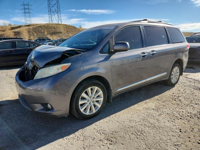 2011 Toyota Sienna xle