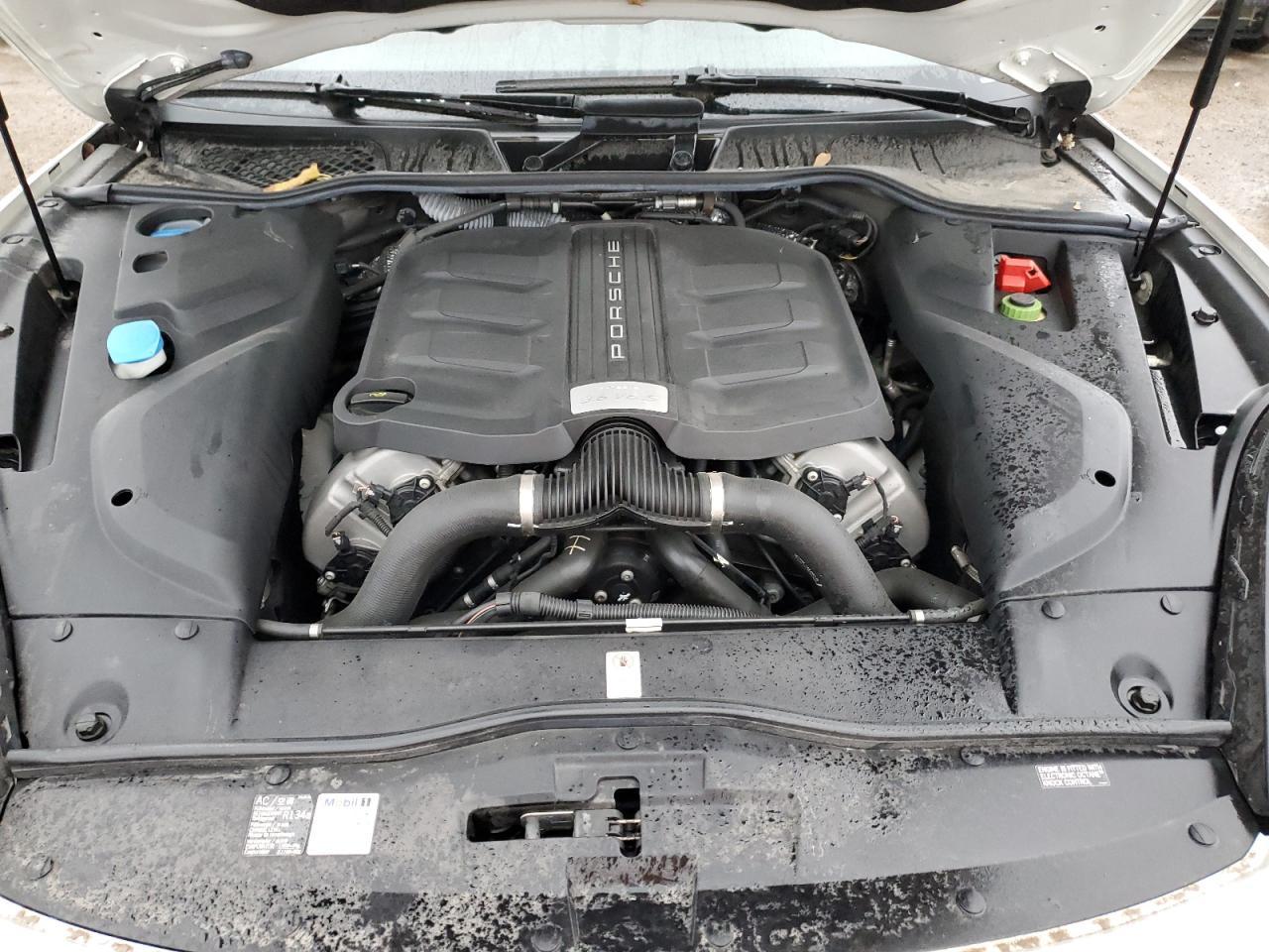 2016 Porsche Cayenne s