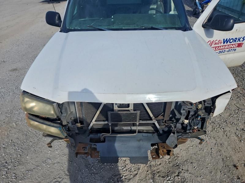 2004 Chevrolet Silverado C2500 Heavy Duty