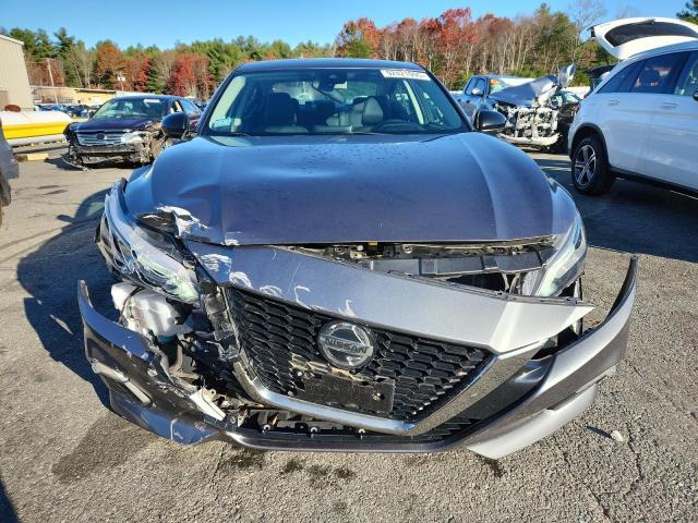 2021 Nissan Altima sr