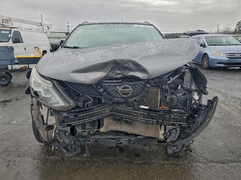 2018 Niss Rogue Sport sv