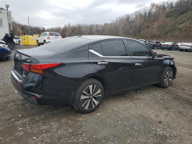 2022 Niss Altima