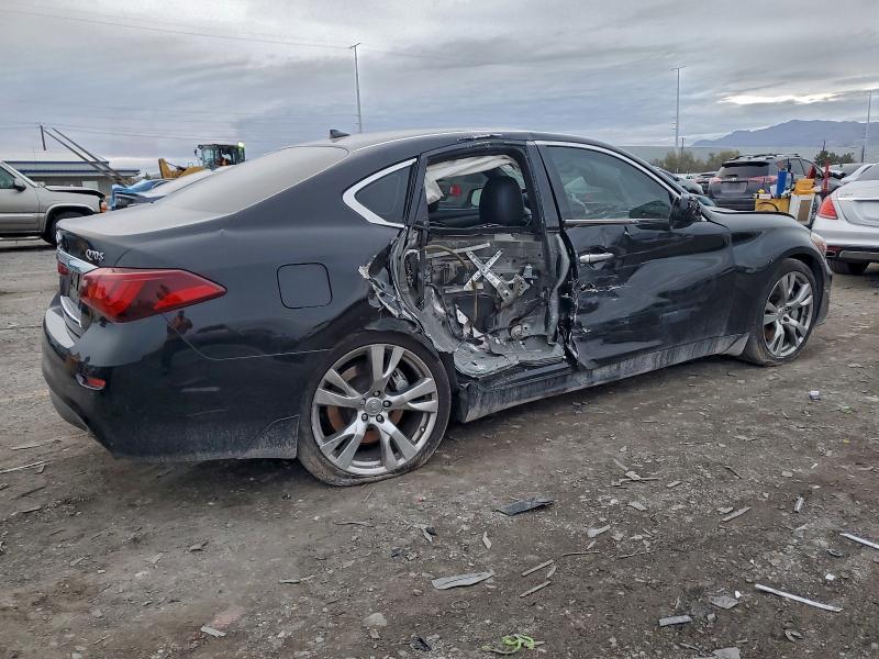 2017 Infiniti Q70 3.7