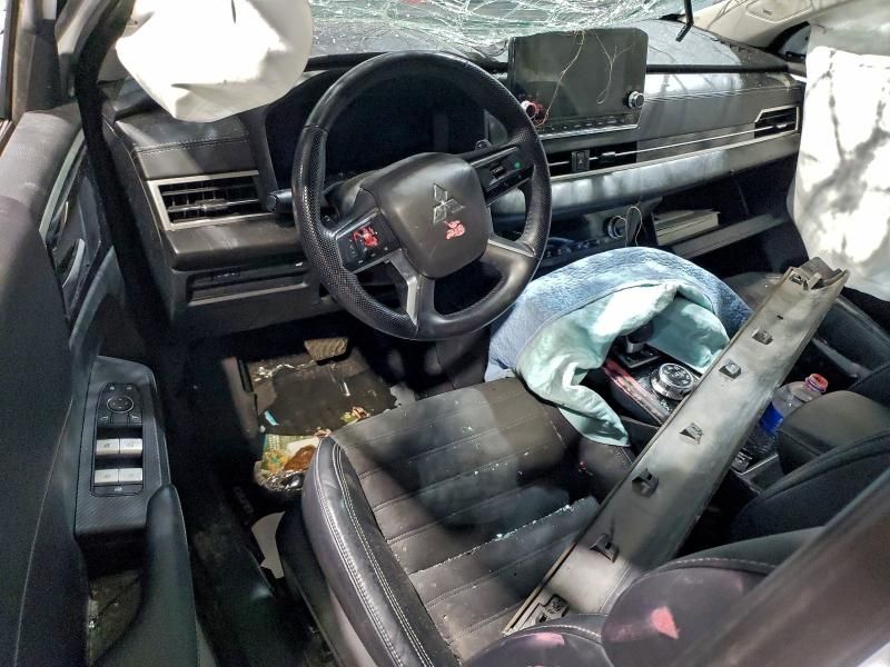 2022 Mitsubishi Outlander se