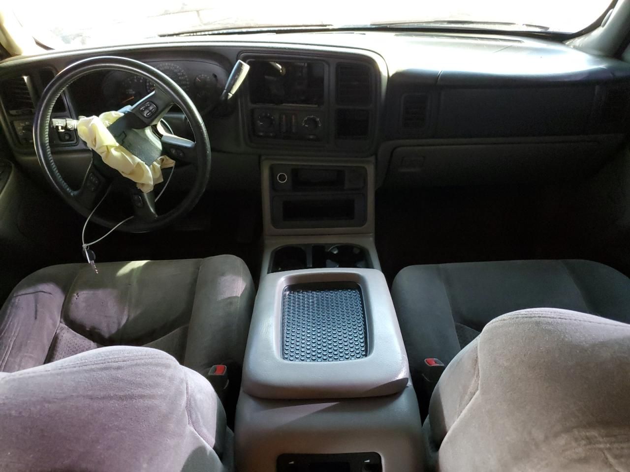 2004 Chevrolet Tahoe C1500