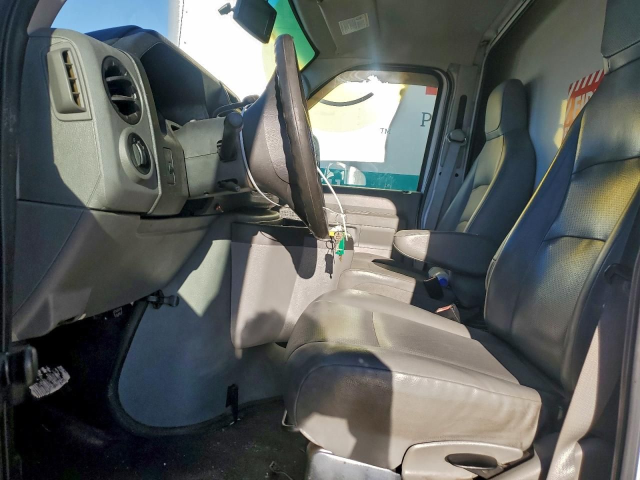 2013 Ford E350 BOX Truck