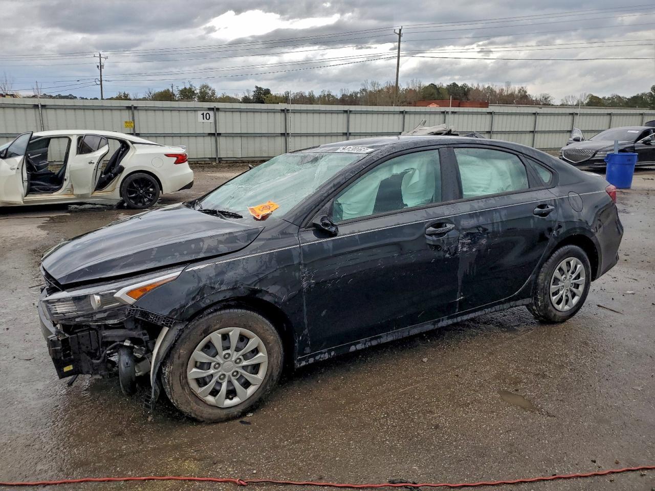 2023 KIA Forte lx