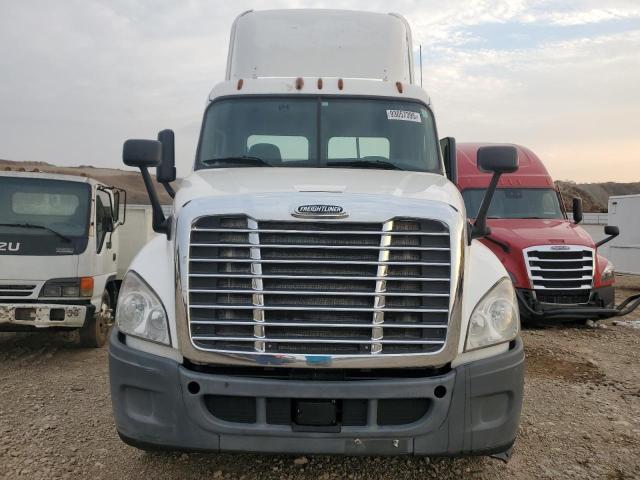 2015 Freightliner Cascadia Semi Truck