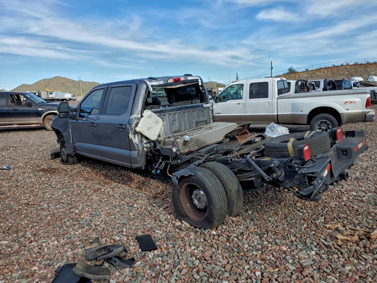 2024 Ford F350 Super Dutiy Truck Cab AND Chassis